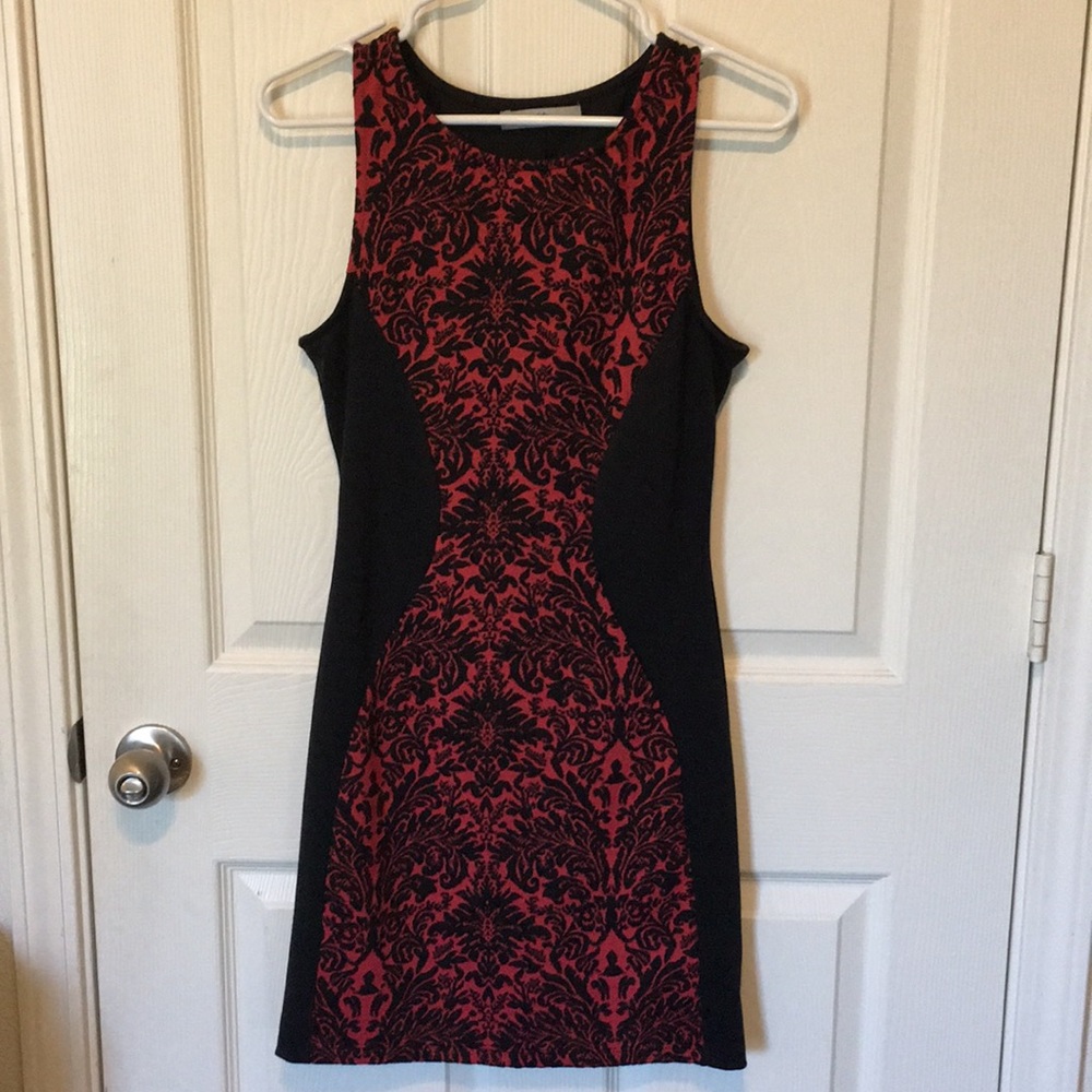 Black and red sleeveless dress